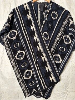 dolan Navy and Cream Patterned Knit Cardigan